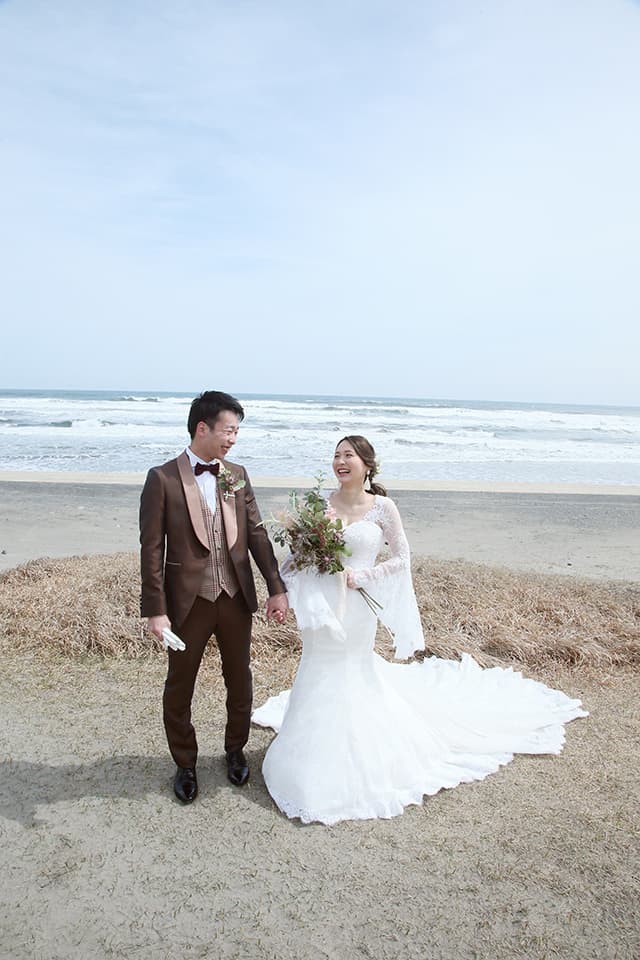 茨城県鉾田市光翔　レンタル＆フォトスタジオ。海での結婚式のロケーション撮影の画像です