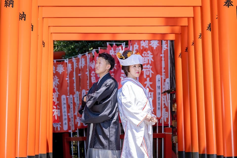 茨城県鉾田市光翔　レンタル＆フォトスタジオ。白打掛と紋服の和装で神社で撮影した画像